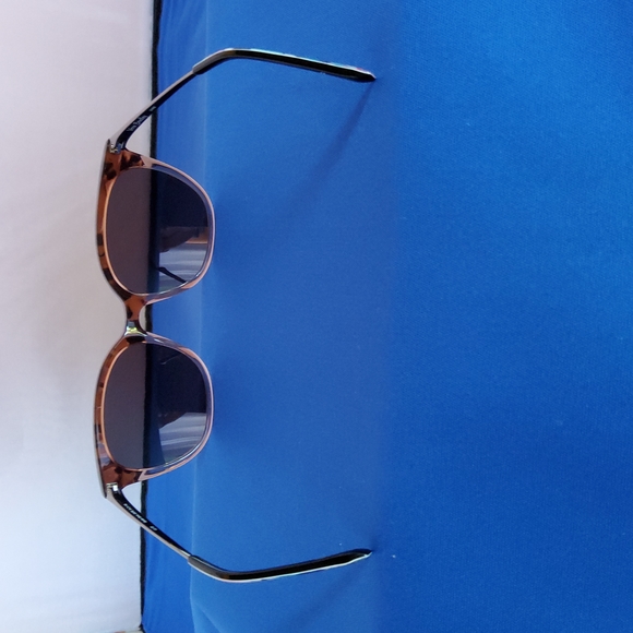 New Vera Bradley Womens Sunglasses main image 3